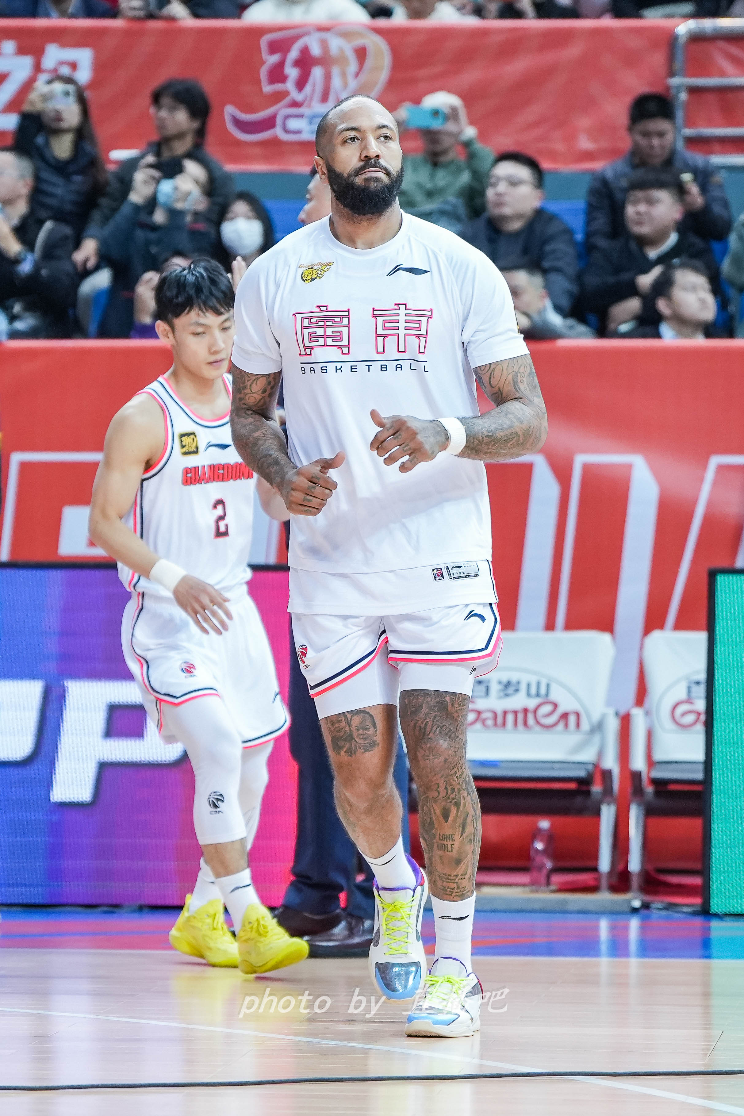 打得不錯！36歲吉倫沃特原本的第三外援卻成廣東男籃的真大腿