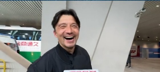  帶孩子和帶球隊(duì)哪個(gè)更累？謝暉笑言：都累，但帶孩子更累