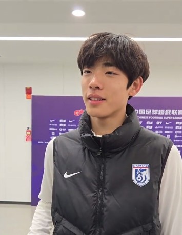  國青歸來上演中超首秀，朱鵬宇：感覺很好，場上大哥們很支持我