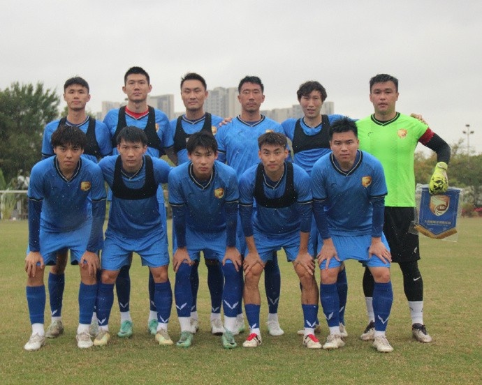  穆謝奎連入兩球?qū)⒈确帜孓D(zhuǎn)，大連鯤城2-1戰(zhàn)勝山西崇德榮海