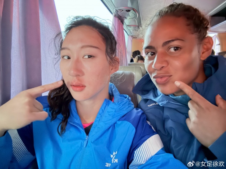 神勇！女足國門徐歡曬照，比賽中被球砸臉仍力保球門不失