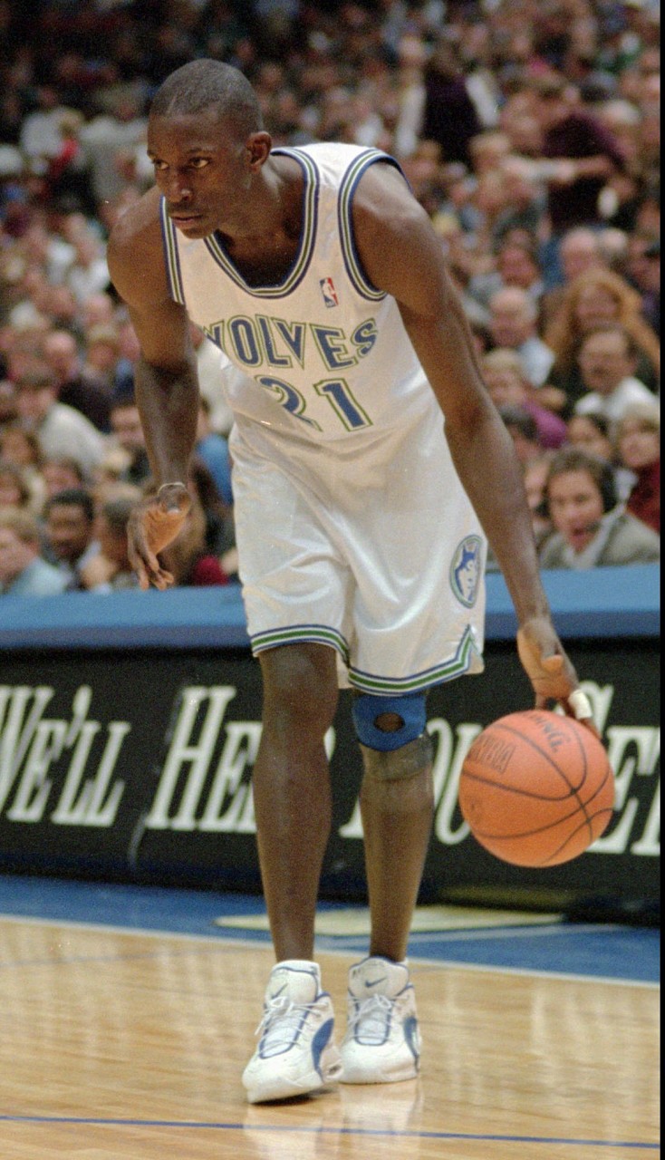  KG：你以為我喜歡狼隊(duì)老板那個(gè)XX？我們來(lái)NBA就是工作&拿錢回家
