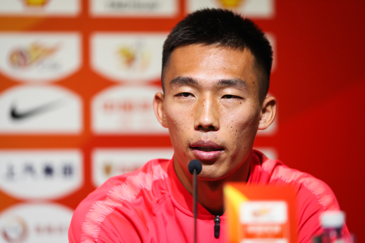  東體：劉小龍已前往西海岸報(bào)到 大連方面一直對劉祝潤、賀慣有意
