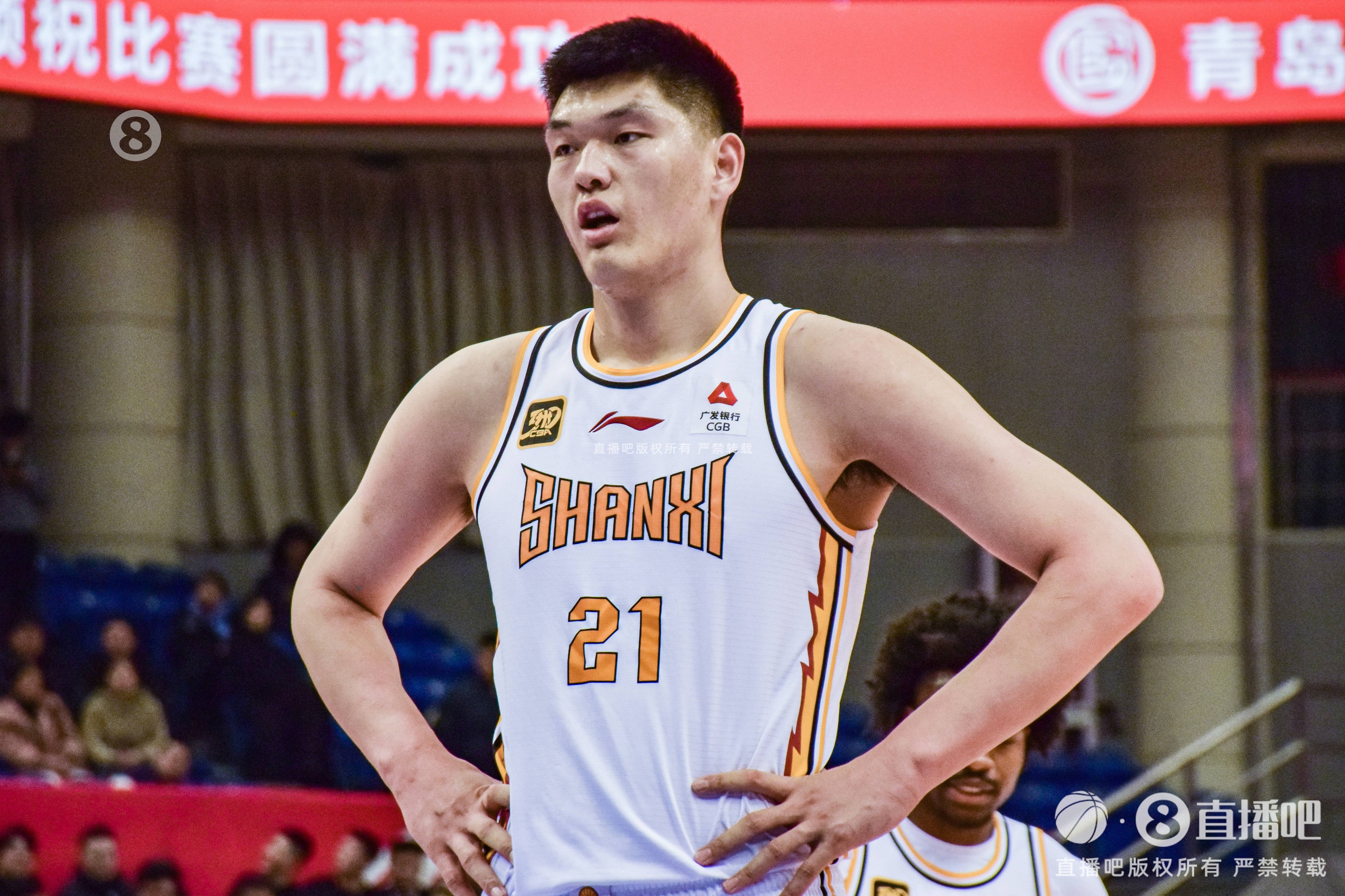  進(jìn)化了！劉傳興半場7中5&三分3中2 拿下12分3籃板助隊(duì)建立領(lǐng)先