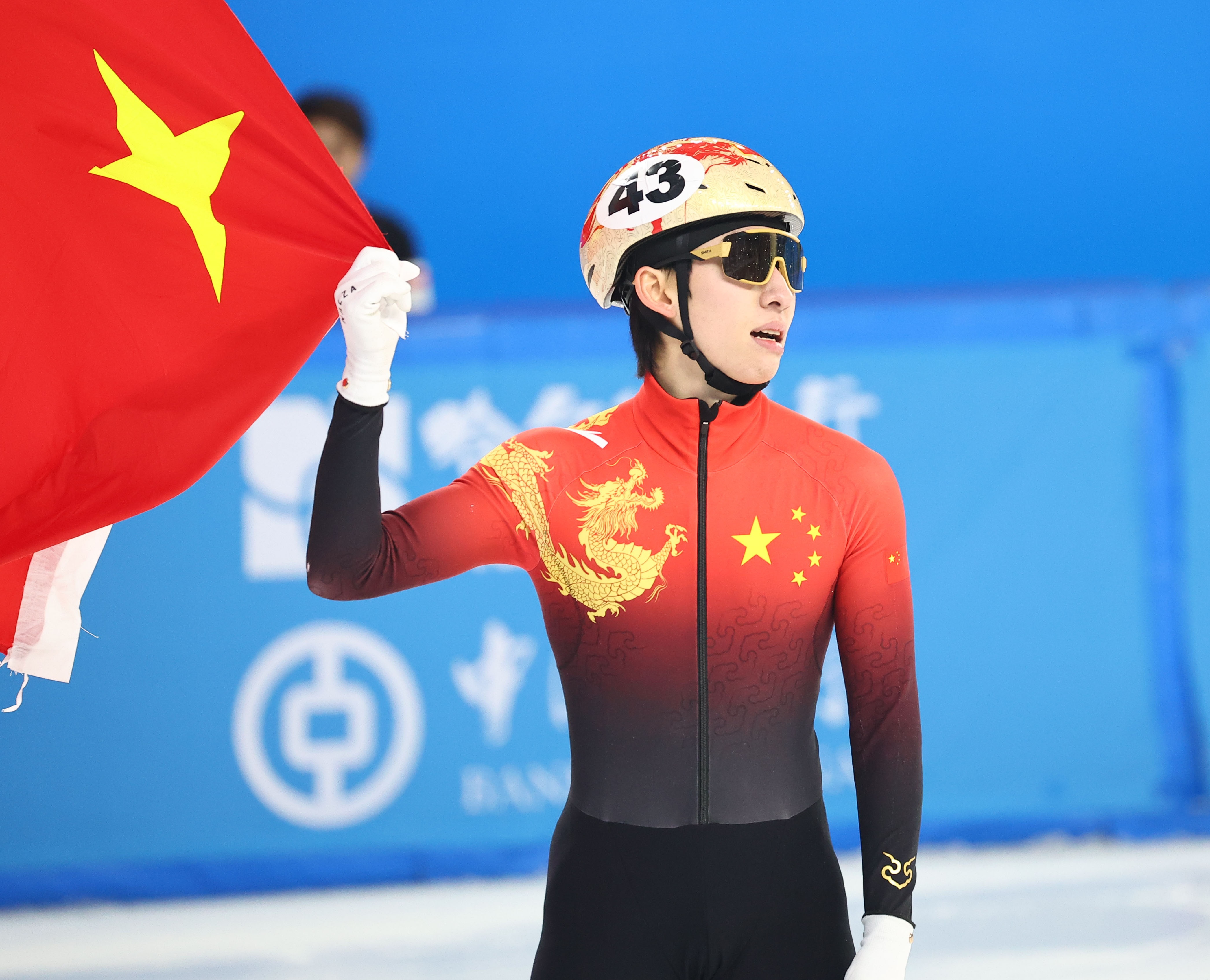  媒體人：中國冰雪歸化非常成功，但足球歸化花更多錢卻連水花都沒
